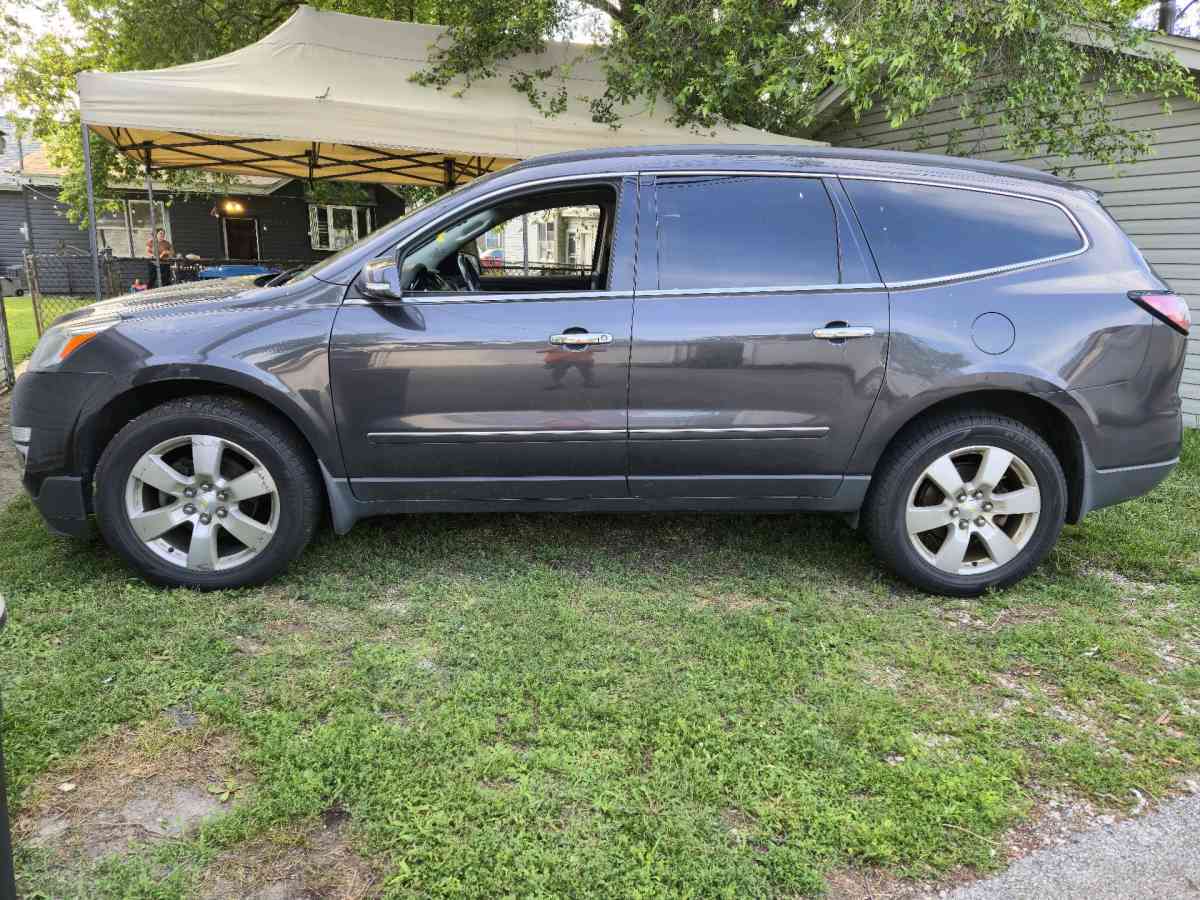 2014 Chevrolet Traverse - Oak Lawn, Illinois - FleaMarketBay