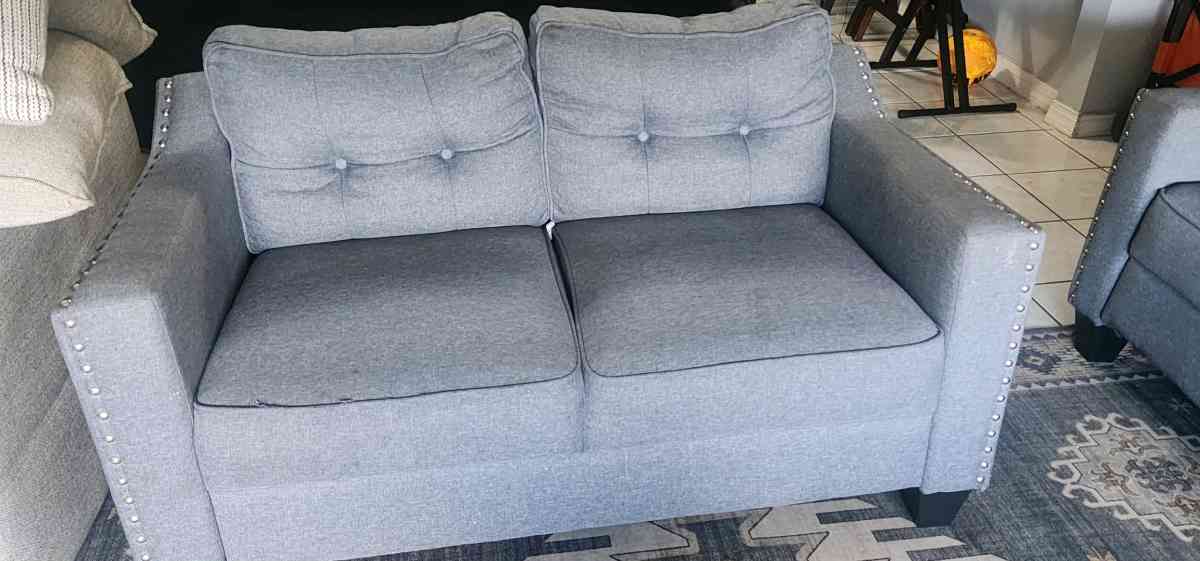 regalamos 3 sillones en buen estado kendall area 786 3375980