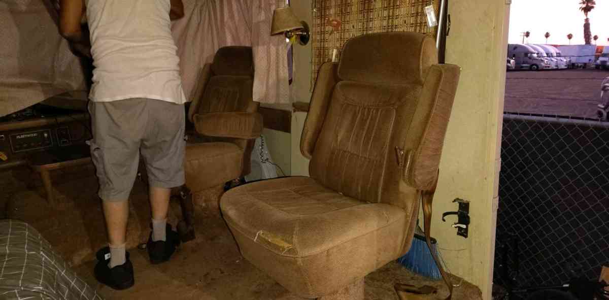 1986 Fleetwood bounder rv - Perris, California - FleaMarketBay