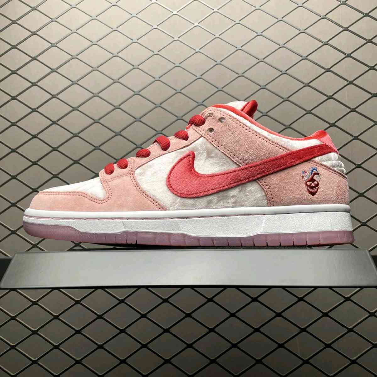 StrangeLove x Nike SB Dunk Low Valentines Day