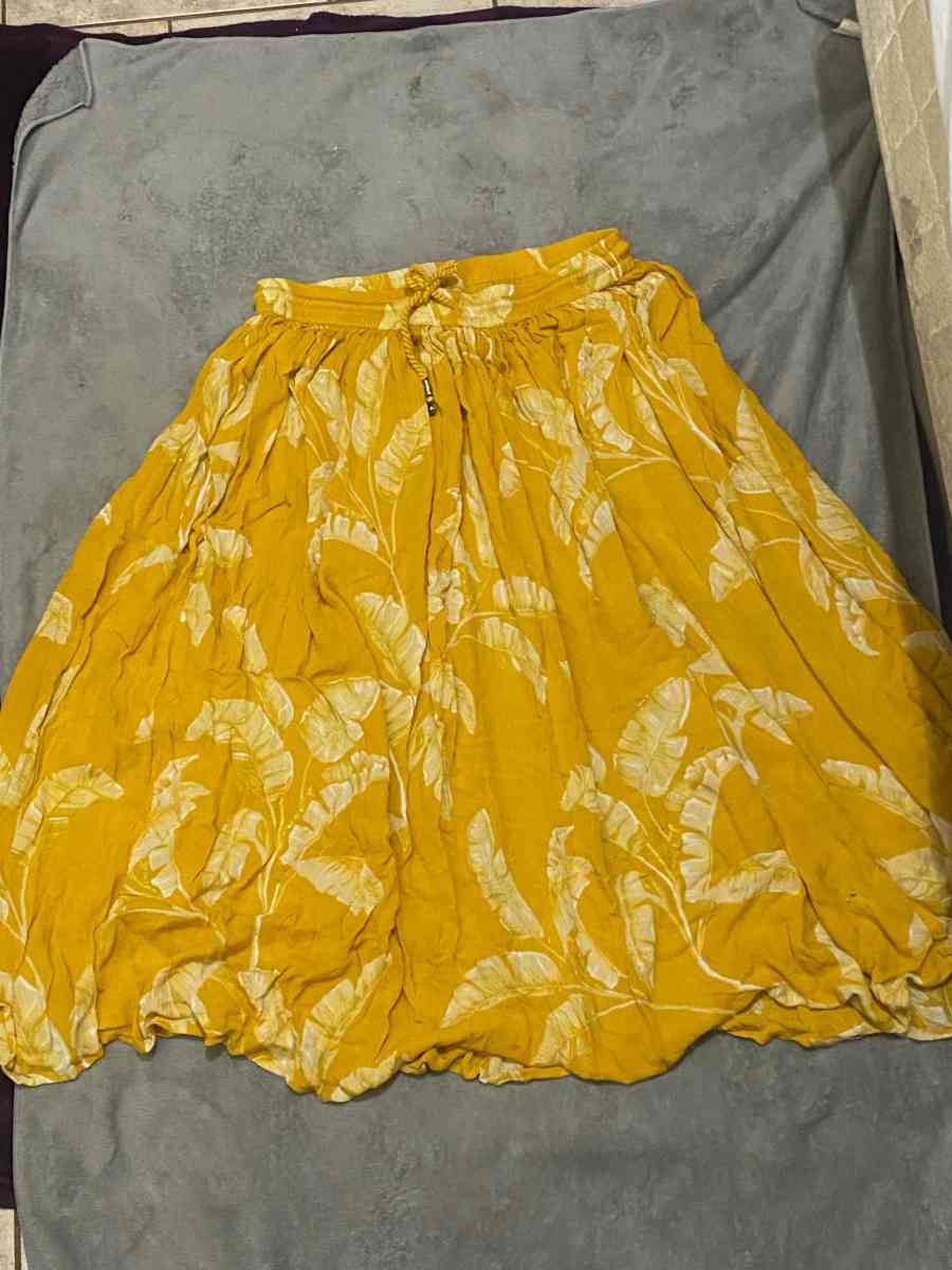yellow skirt - Houston, Texas