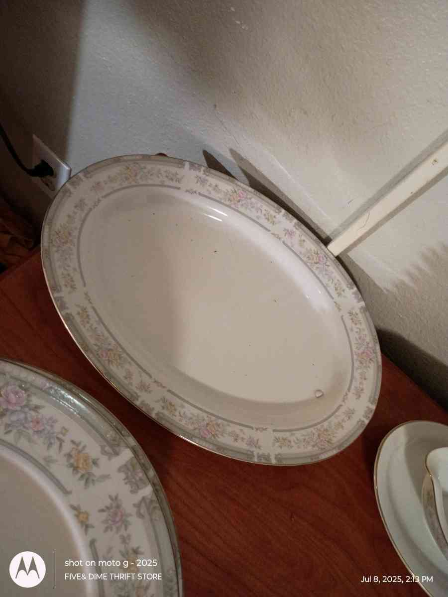 Southampton fine china over 30 piece - Richmond, Virginia - FleaMarketBay