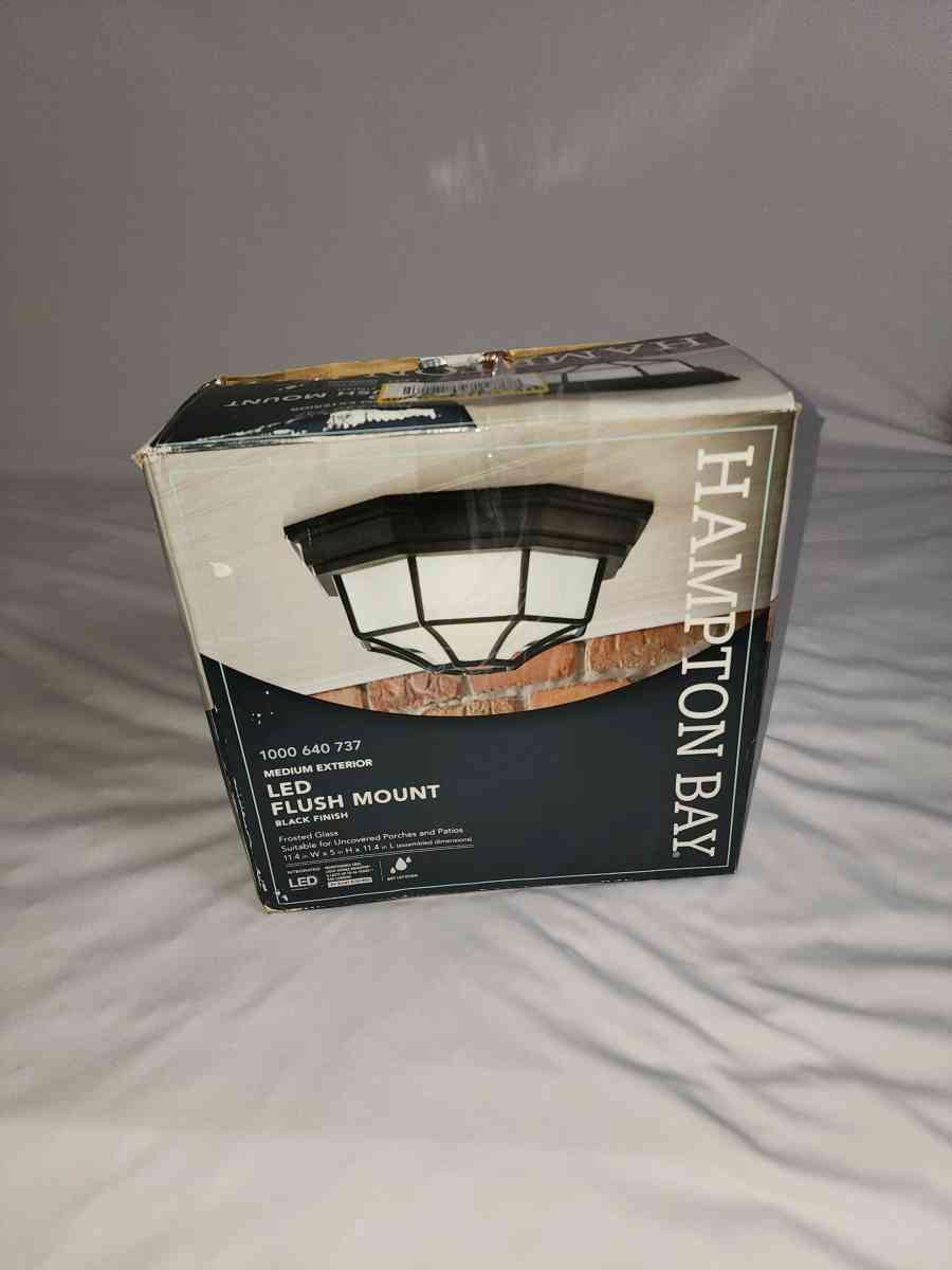 105 IN 1 LIGHT BLACK WEATHER RESISTANT INTEGRATED LED - Las Vegas, Nevada - FleaMarketBay