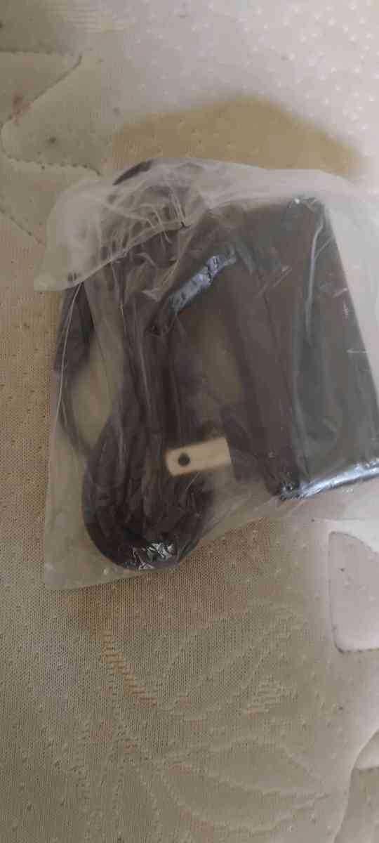 Yamaha NP12 61 Key Piaggero Portable Digital Corded  Battery - San Bernardino, California - FleaMarketBay