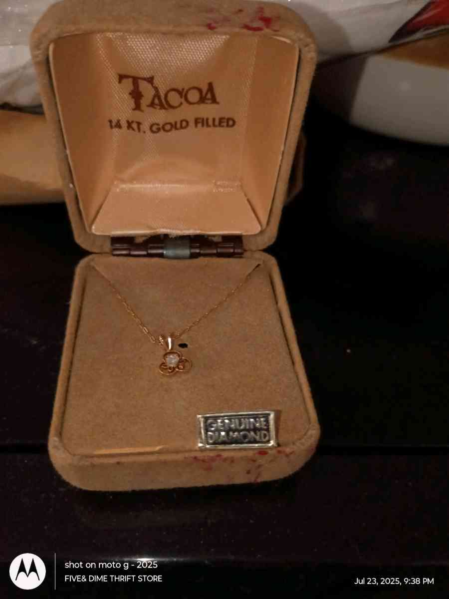 14 kart gold necklace - Chesterfield, Virginia