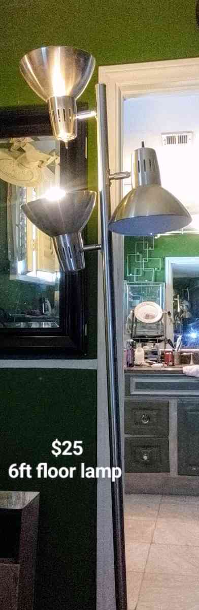Floor lamp - Cathedral City, California - FleaMarketBay