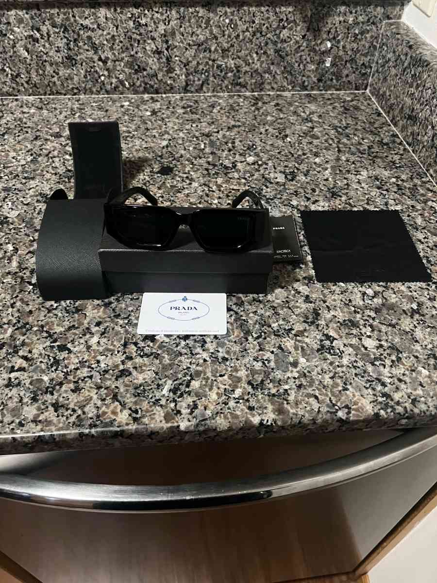 Prada Sunglasses - Owatonna, Minnesota - FleaMarketBay