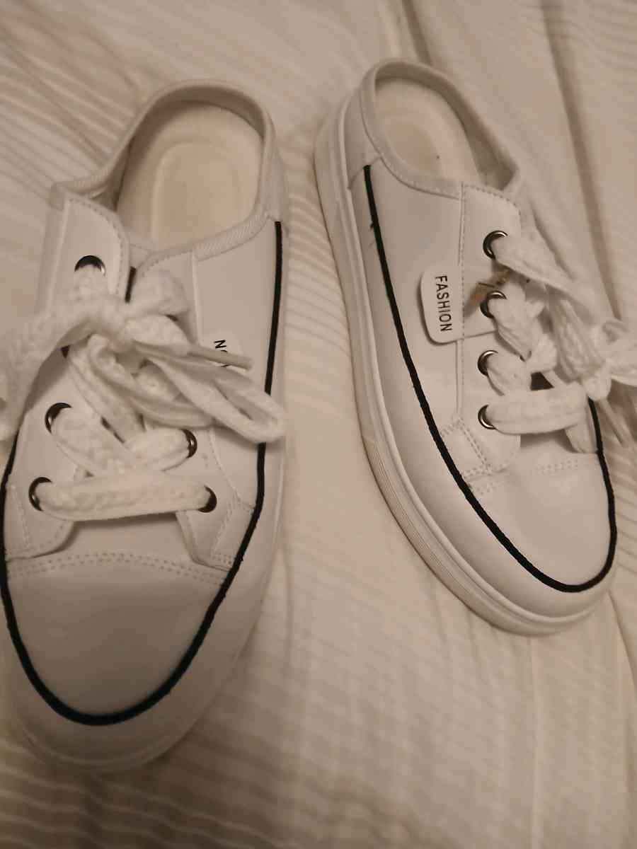 shoes - Kingsport, Tennessee - FleaMarketBay