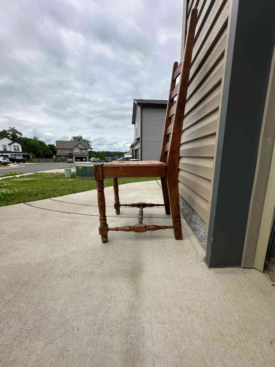 Vintage Wooden Ladder Back Chair with Woven Seat Antique Gre - Clarksville, Tennessee - FleaMarketBay