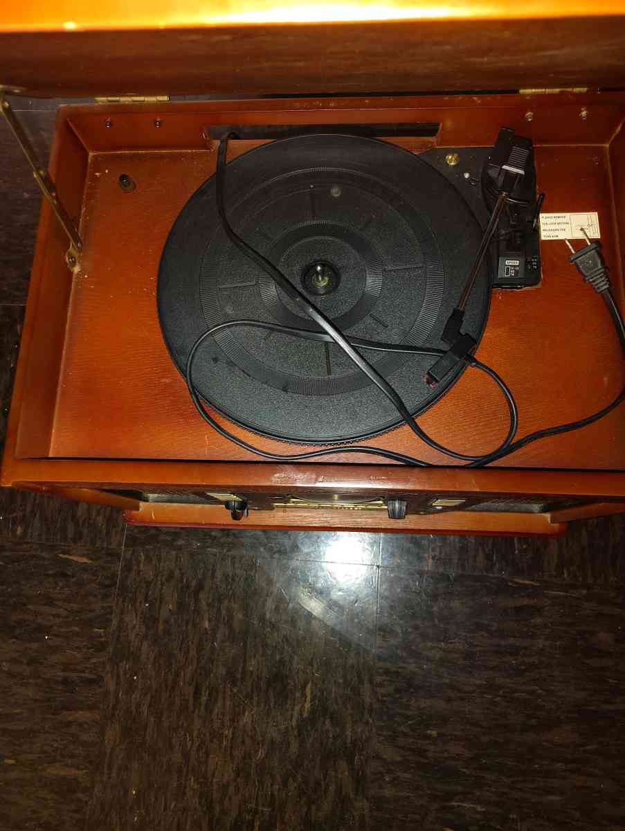 Class 1 Laser Product Record Player USB Hookup Tape Player - Nashville, Tennessee - FleaMarketBay
