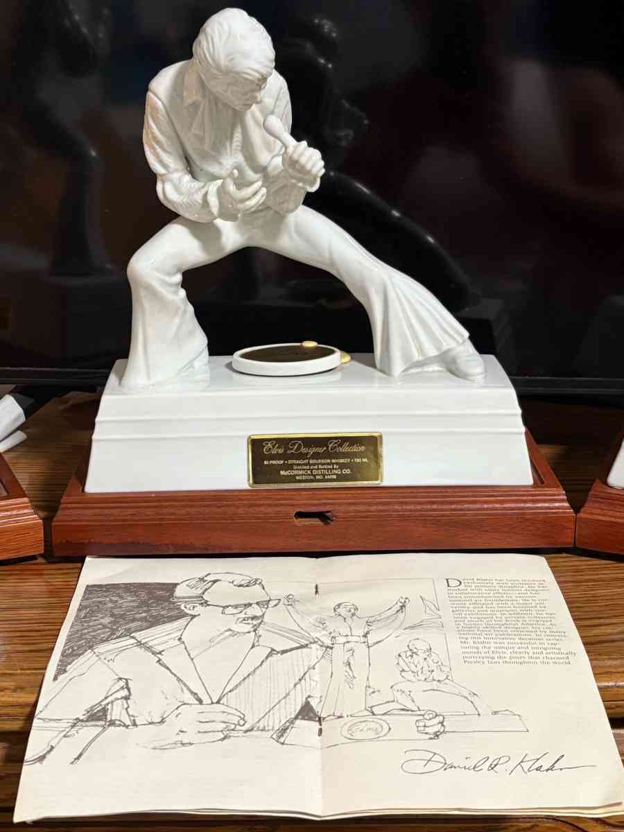 Elvis collected decanters vintage - Mena, Arkansas