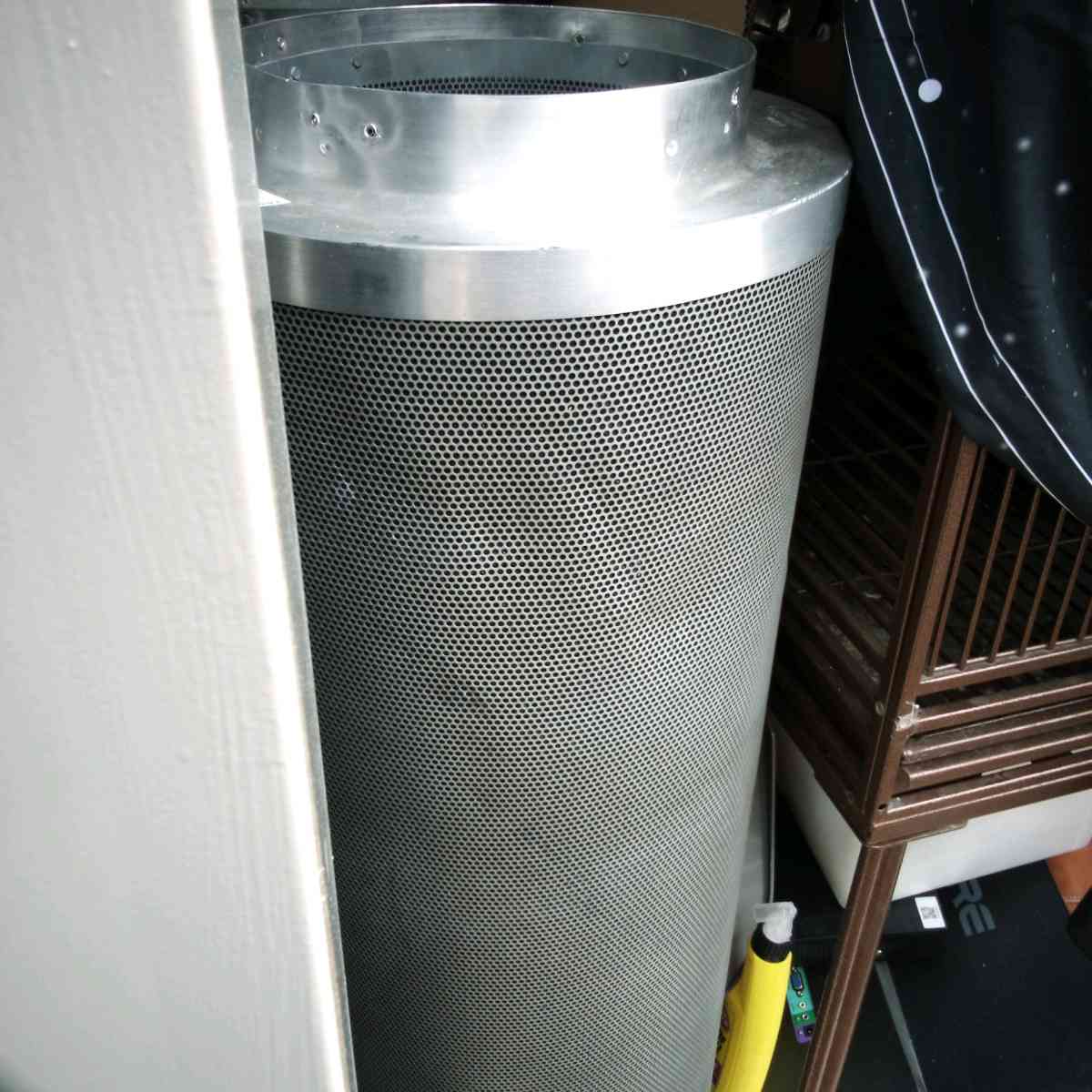 12 inch diameter carbon filter w fan in great condition - East Stroudsburg, Pennsylvania