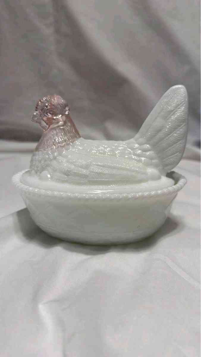 hems on a nest I have over 100 of them - Springfield, Ohio - FleaMarketBay