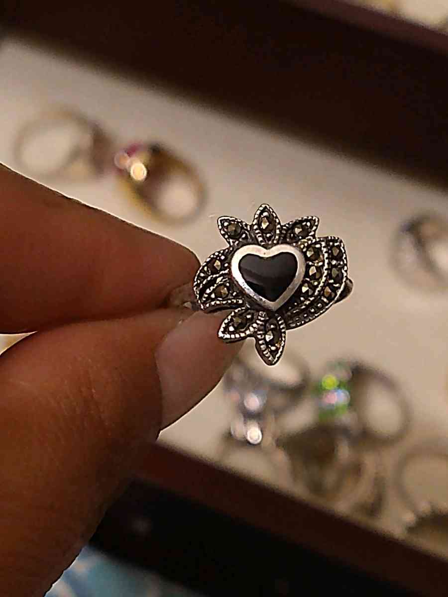 Sterling silver ring sz 7 - Dallas, Texas - FleaMarketBay