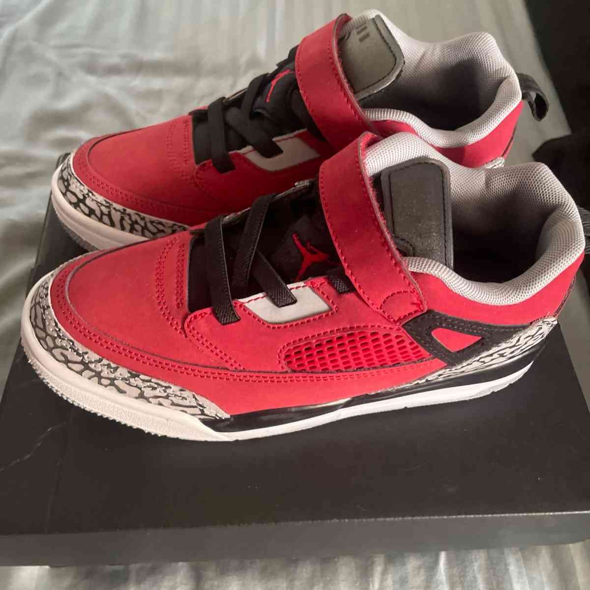 brand new jordans - Lansing, Michigan - FleaMarketBay