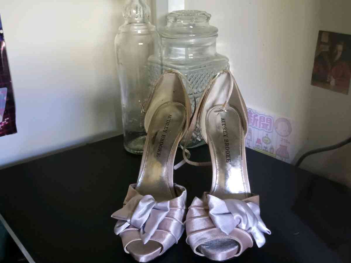 high heels - Freeport, Illinois