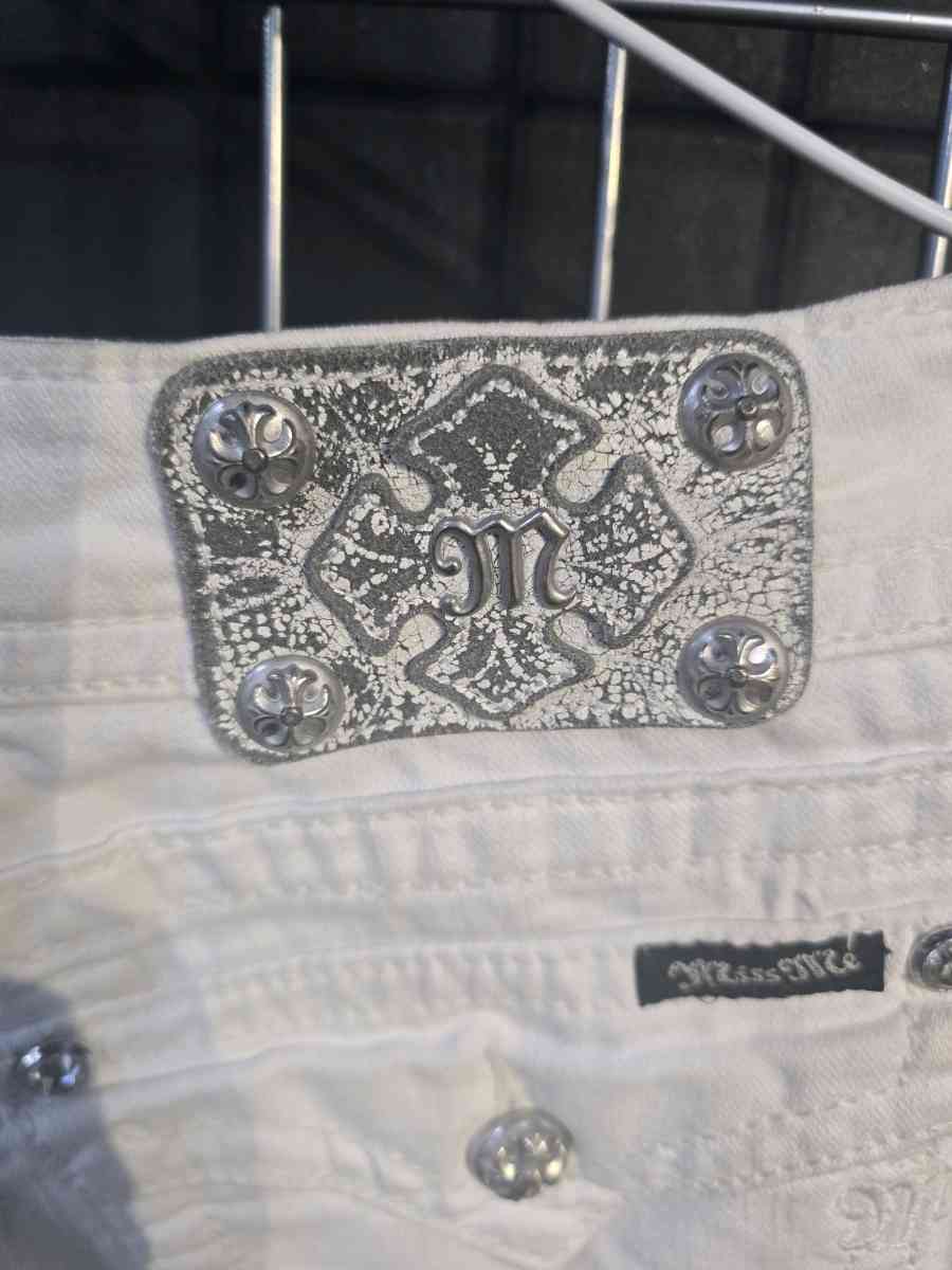 women miss me jeans color white - Aurora, Colorado - FleaMarketBay