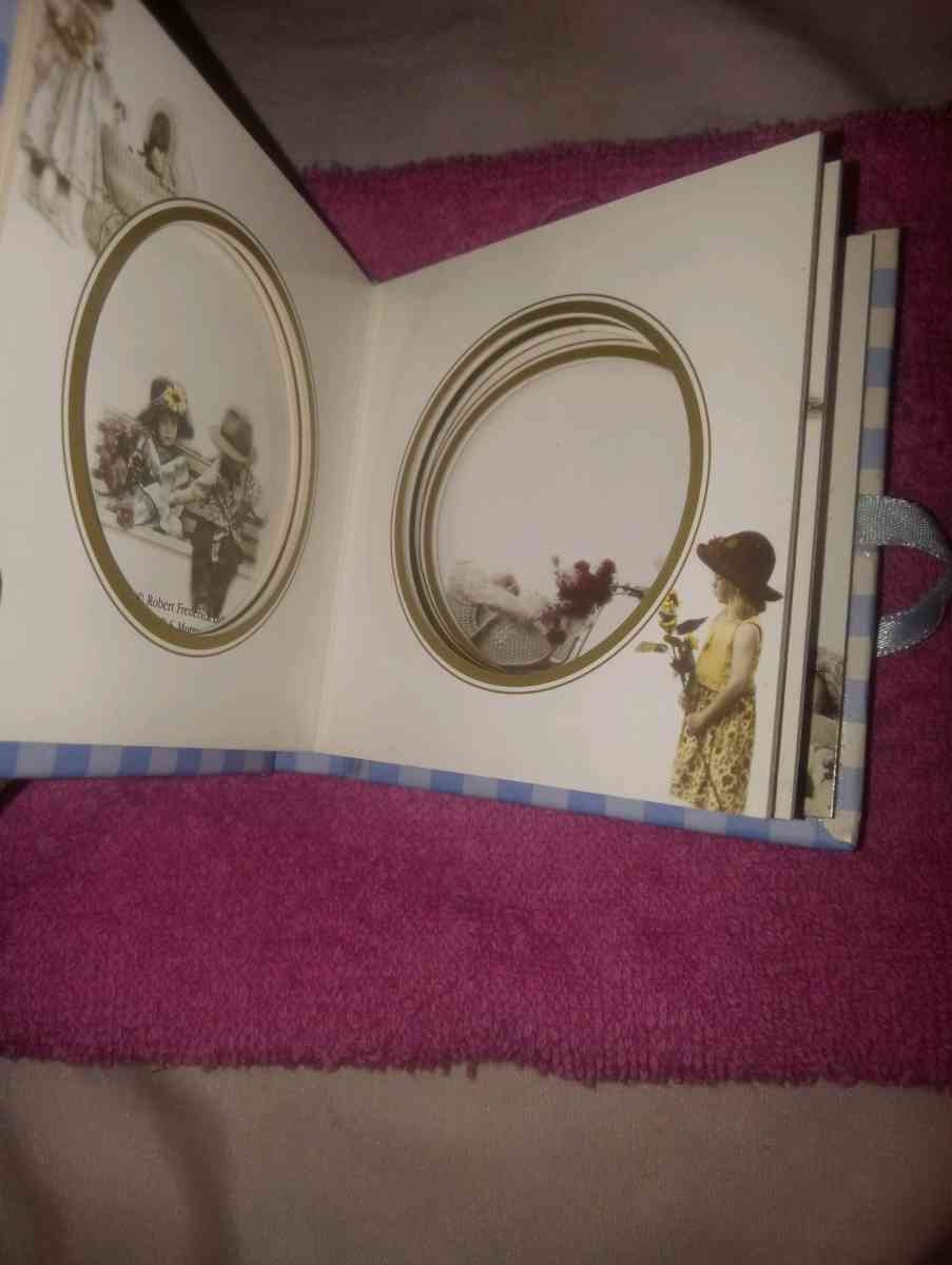 Photographs album books - Merry Hill, North Carolina - FleaMarketBay