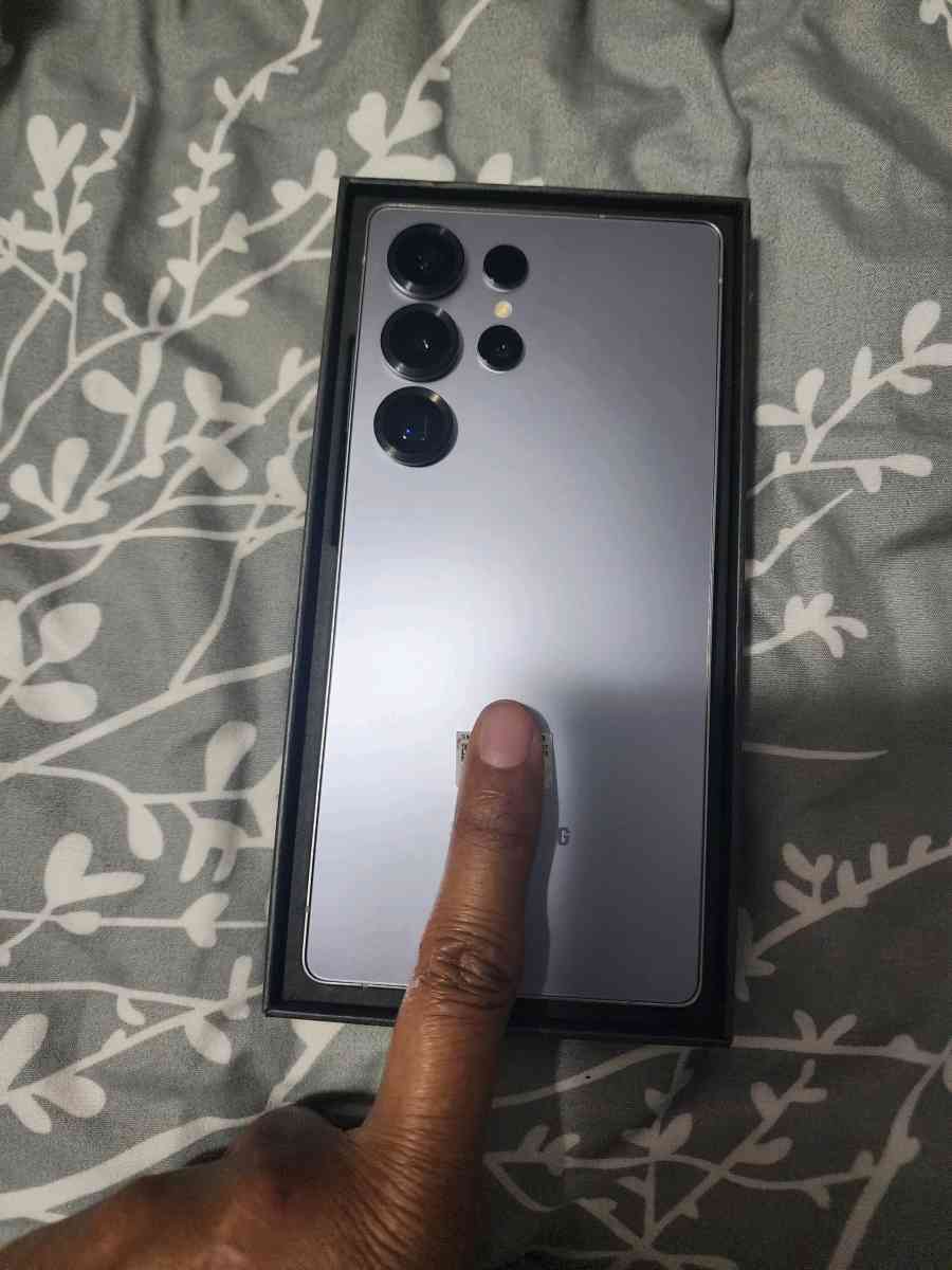 Samsung galaxy S25 Ultra TMobile Unlocked - Alexander, New York - FleaMarketBay