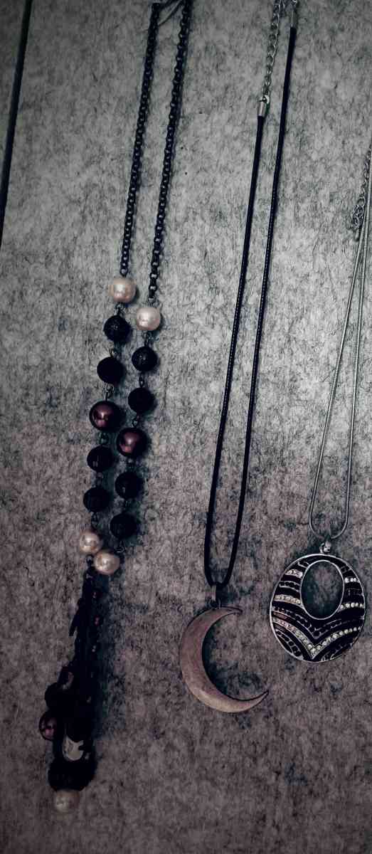 jewelry and keychains - Flowery Branch, Georgia - FleaMarketBay