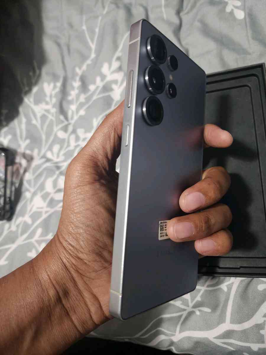 Samsung galaxy S25 Ultra TMobile Unlocked - Alexander, New York - FleaMarketBay