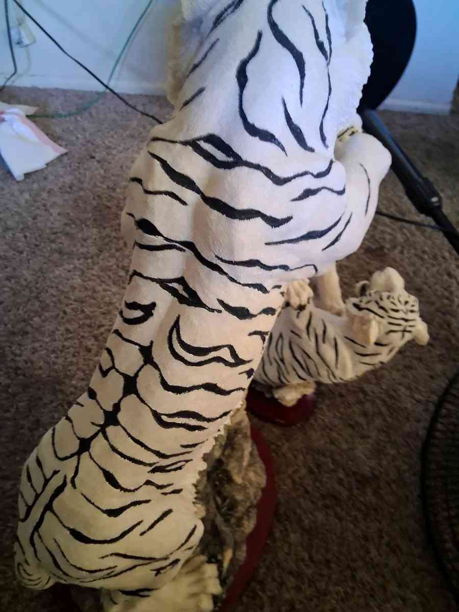 white beagle tigers pair - Marysville, California - FleaMarketBay