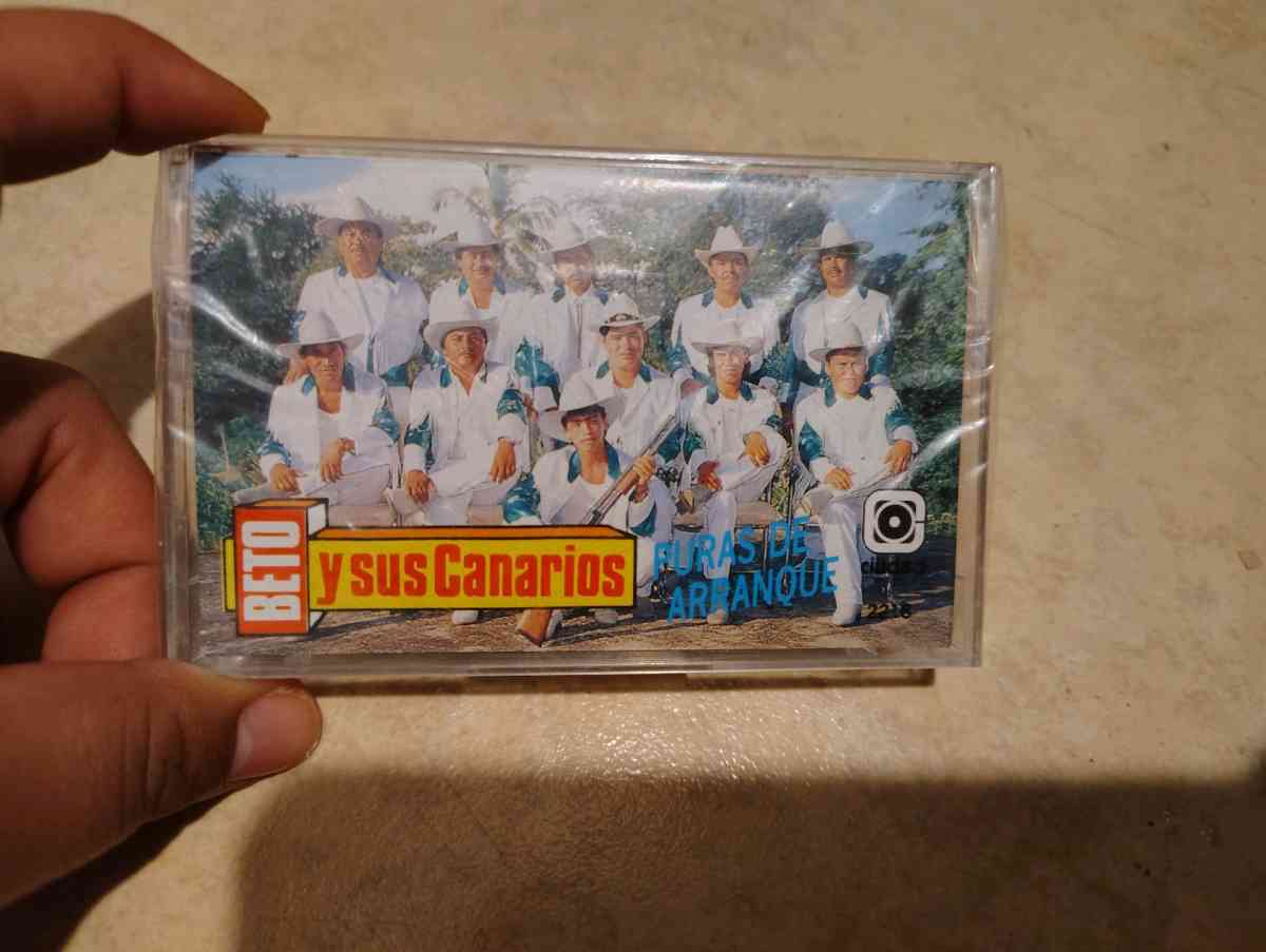 Beto Y Sus Canarios Puras De Arranque Cassette - Bakersfield, California - FleaMarketBay