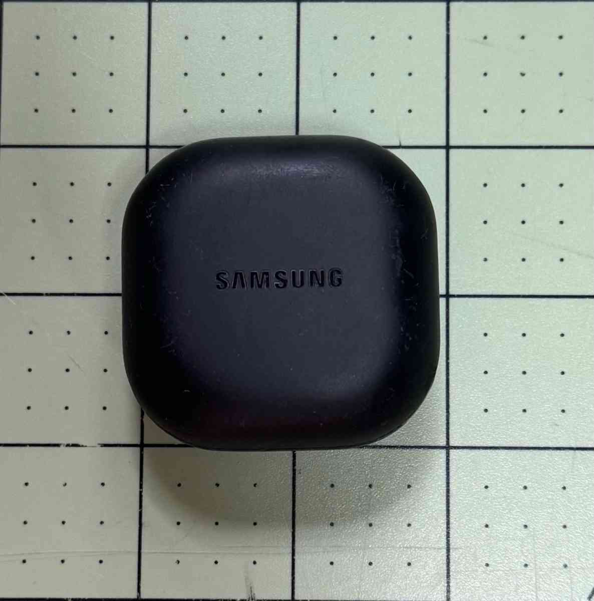Samsung Galaxy Buds 2 Black  L Earbud Missing  Case  R Earbu - Brooklyn, New York