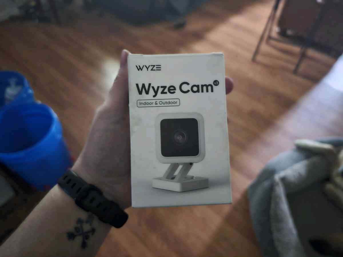 Wyze Cam v3 IndoorOutdoor Security camera - Jacksonville, Florida