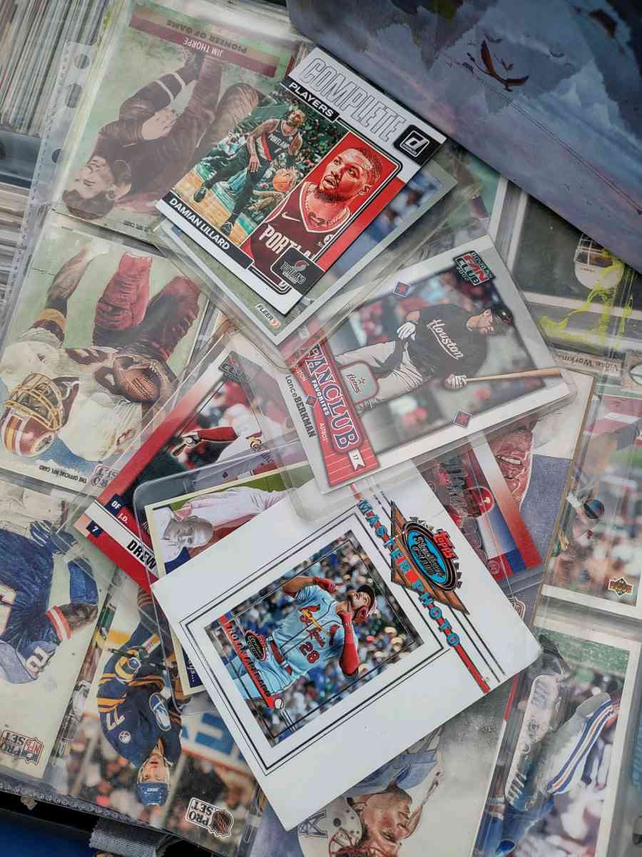 Sports cards - Olympia, Washington - FleaMarketBay