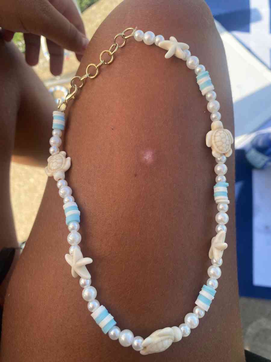 beach and cute necklaces - Fort Worth, Texas - FleaMarketBay