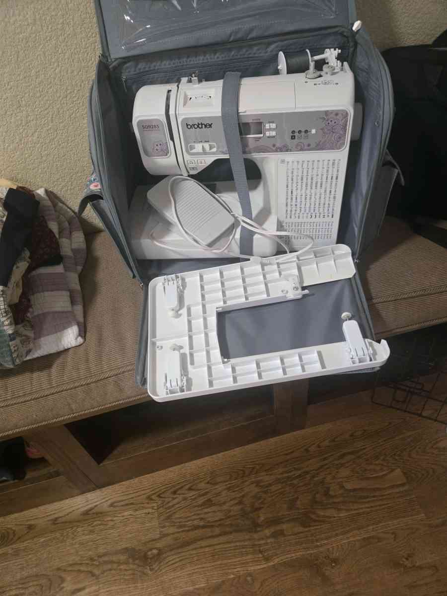 sewing machine - Cheyenne, Wyoming - FleaMarketBay