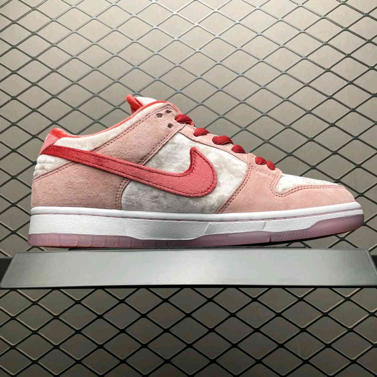 StrangeLove x Nike SB Dunk Low Valentines Day - Kissimmee, Florida - FleaMarketBay
