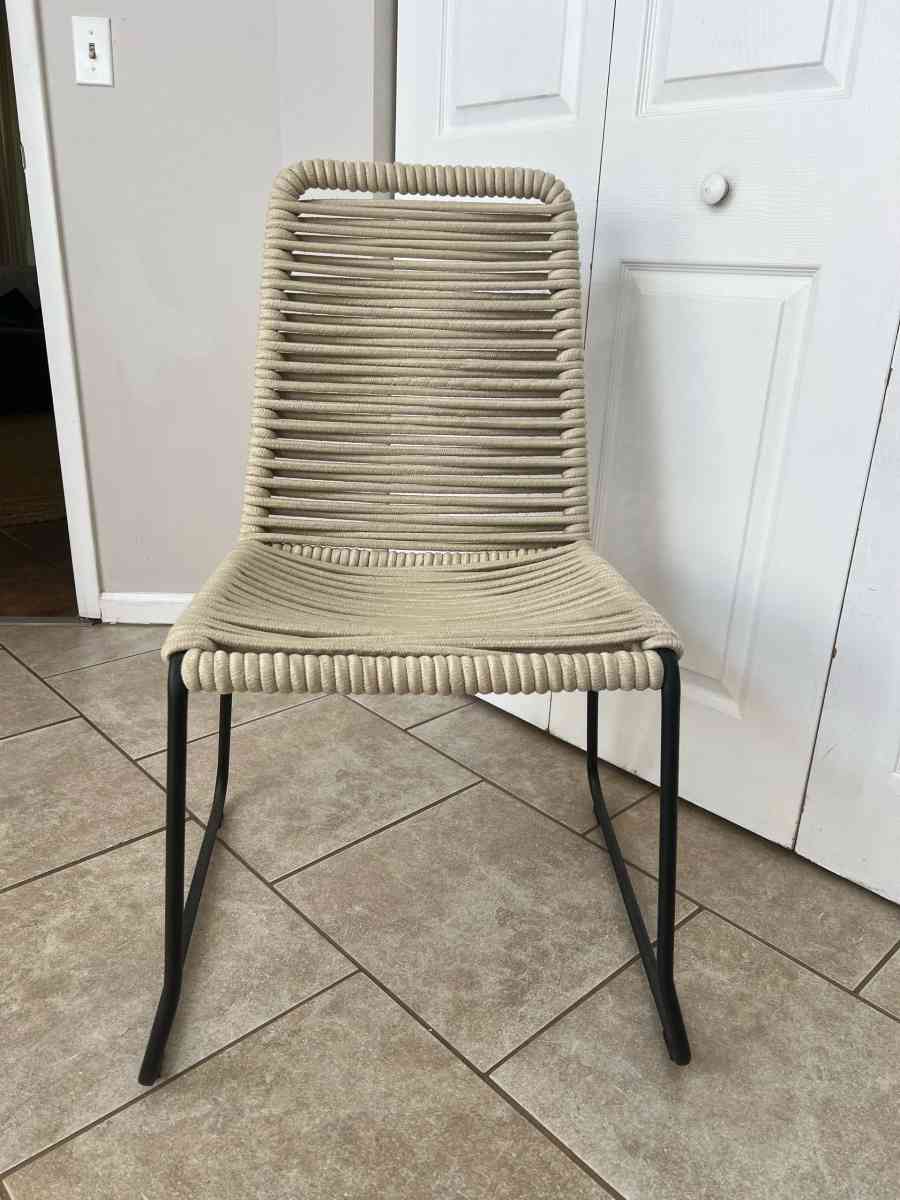 Desk  Chair For Sale  Perfect For An Office or Dorm - Altamonte Springs, Florida - FleaMarketBay