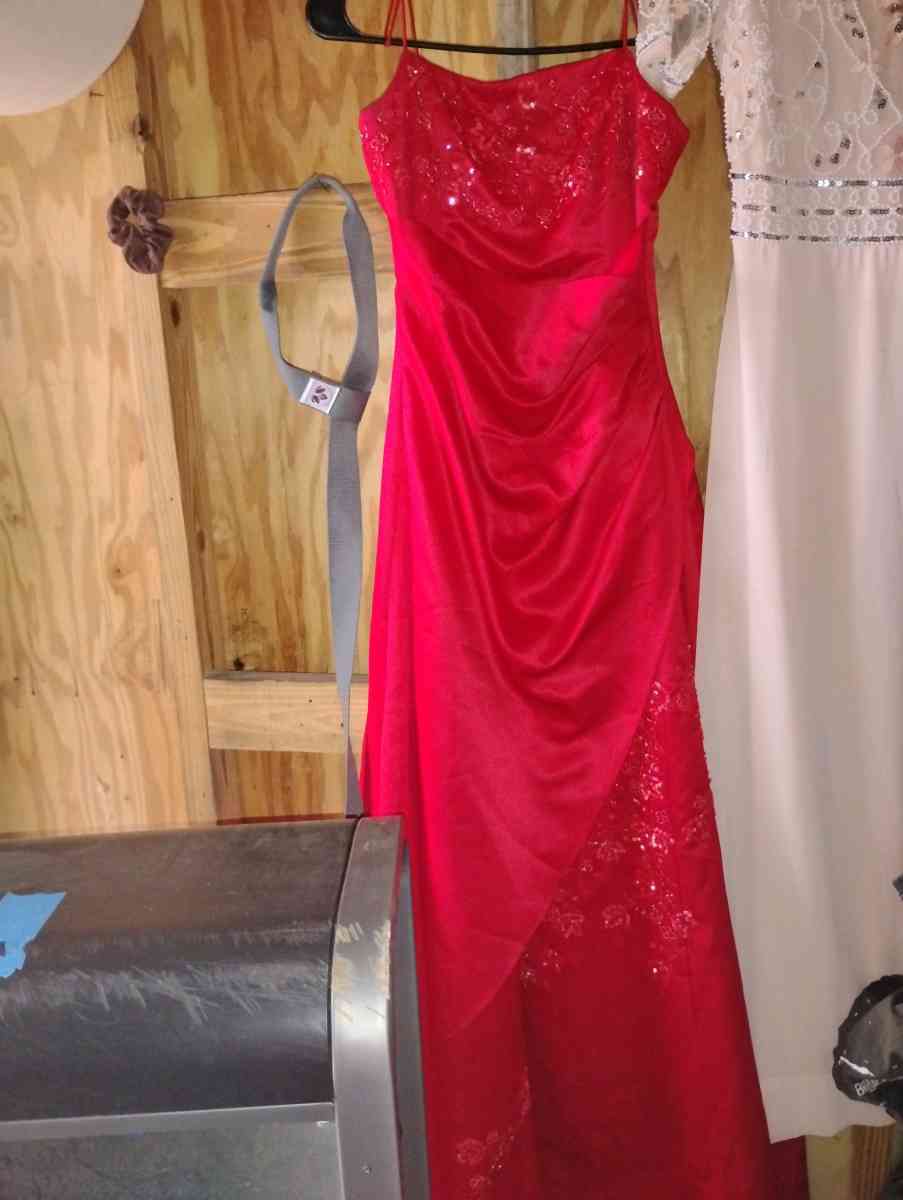 gowns - Altamonte Springs, Florida - FleaMarketBay