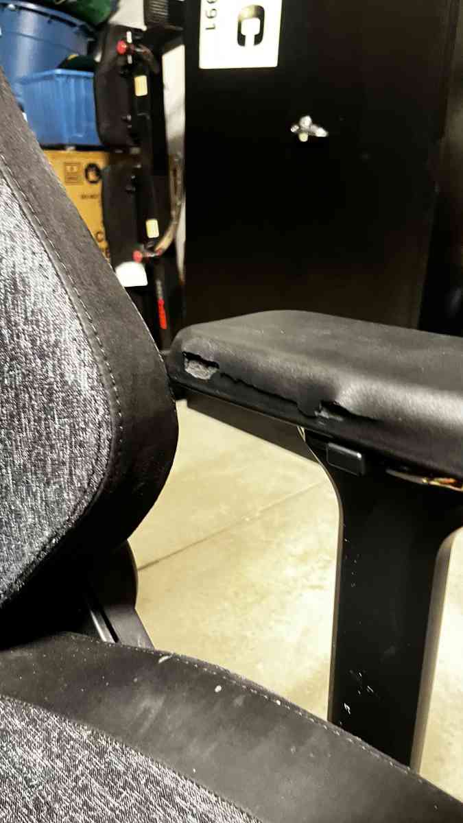 Secretlab TITAN Evo 2022 SoftWeave Plus Fabric Gaming Chair - Adelanto, California - FleaMarketBay