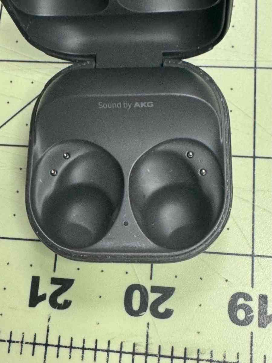 Samsung Galaxy Buds 2 Black  L Earbud Missing  Case  R Earbu - Brooklyn, New York - FleaMarketBay