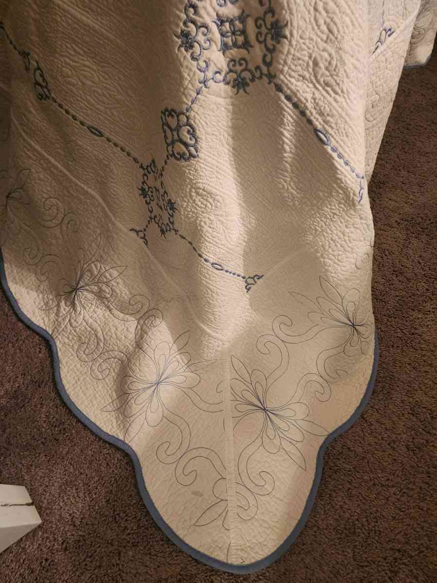 King size quilt set - Knoxville, Tennessee - FleaMarketBay