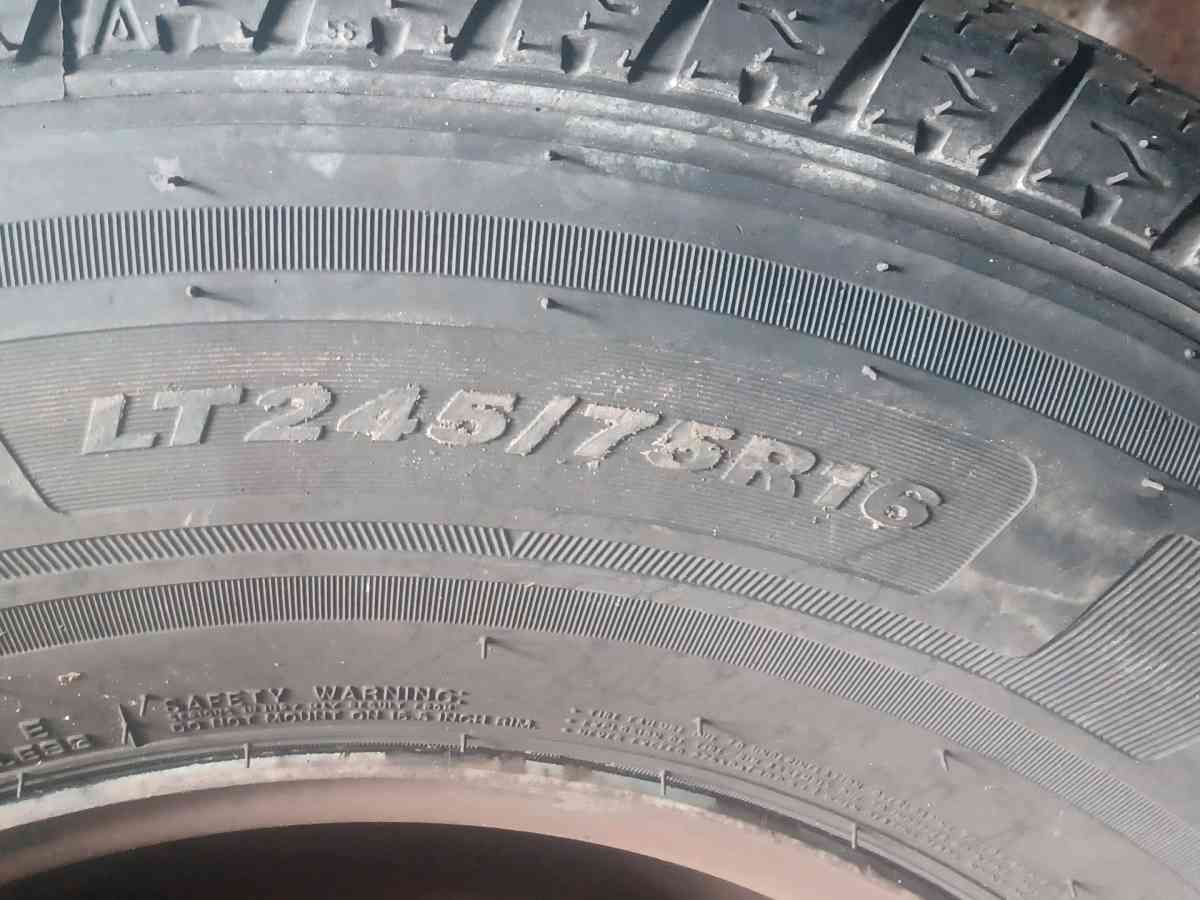 tires  245 75 17 LT 3 tires available like  new - Miami Beach, Florida - FleaMarketBay