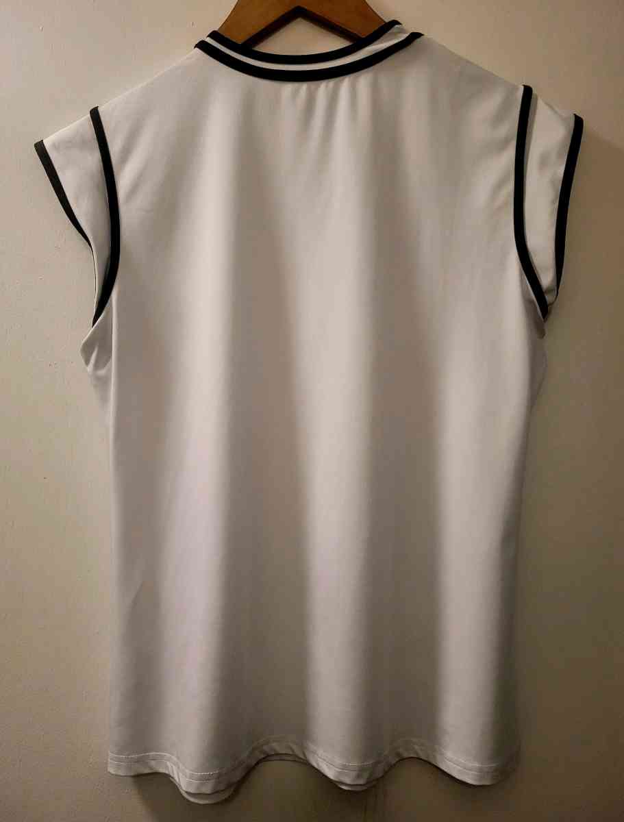 Womens Blouse - Tabernacle, New Jersey - FleaMarketBay