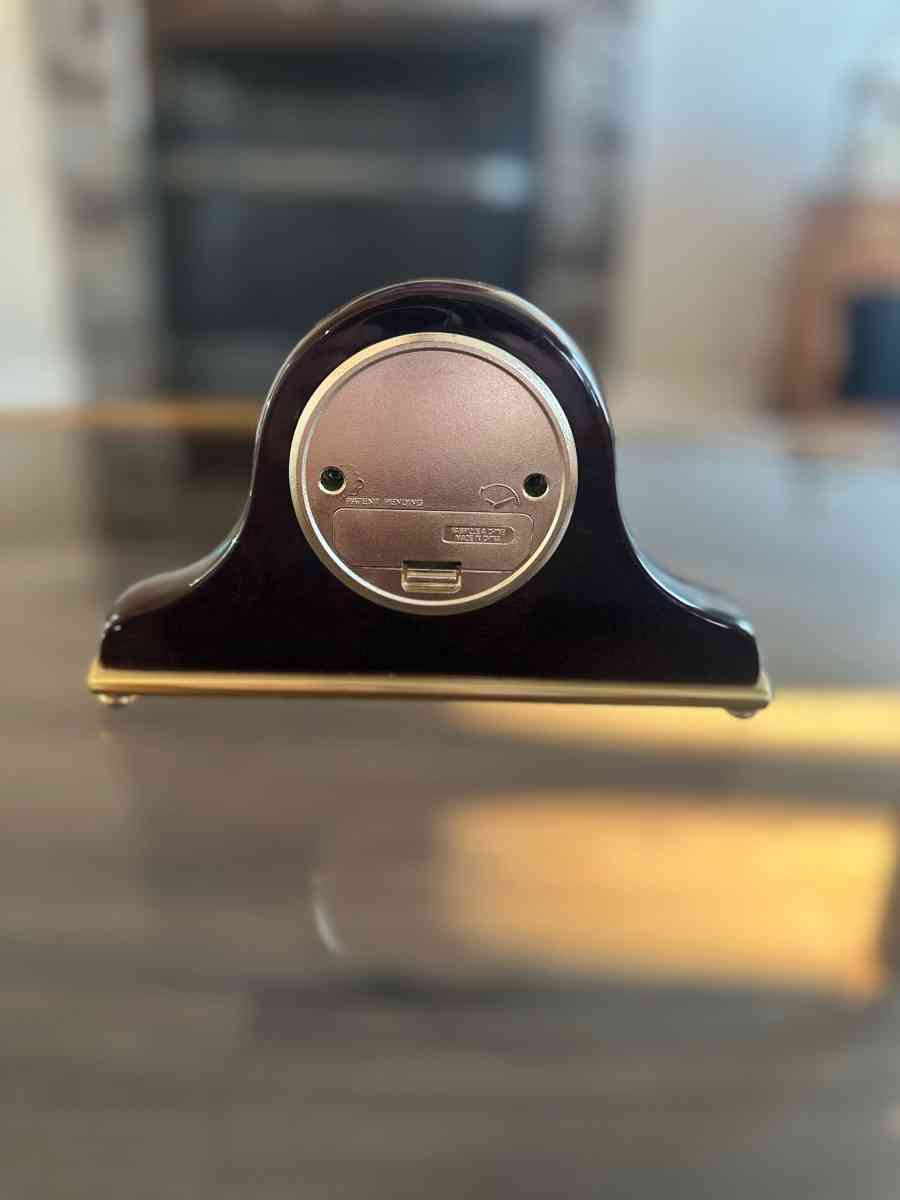 Danbury Classic Wooden Mantel Clock with Quartz Movement - Clarksville, Tennessee - FleaMarketBay