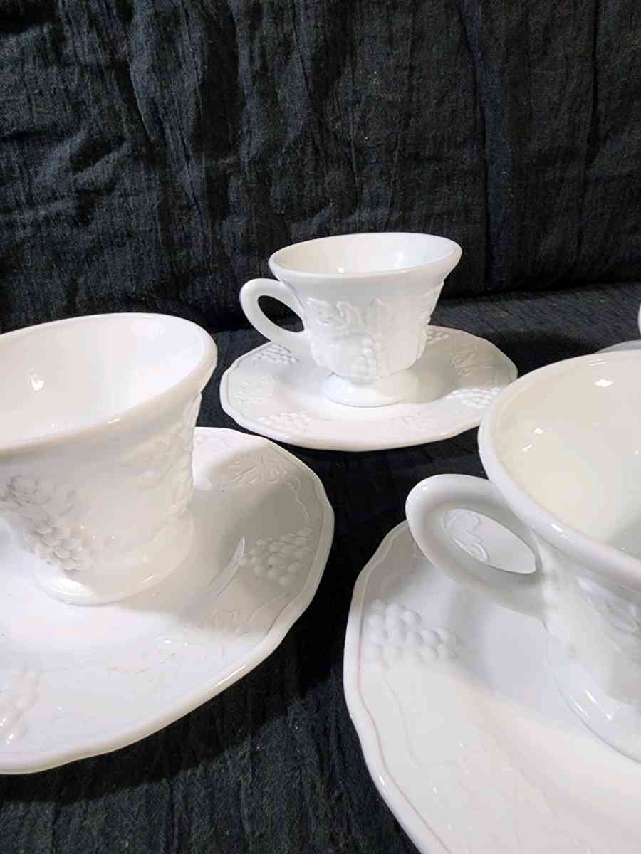 Vintage Milk glass - Knoxville, Tennessee - FleaMarketBay