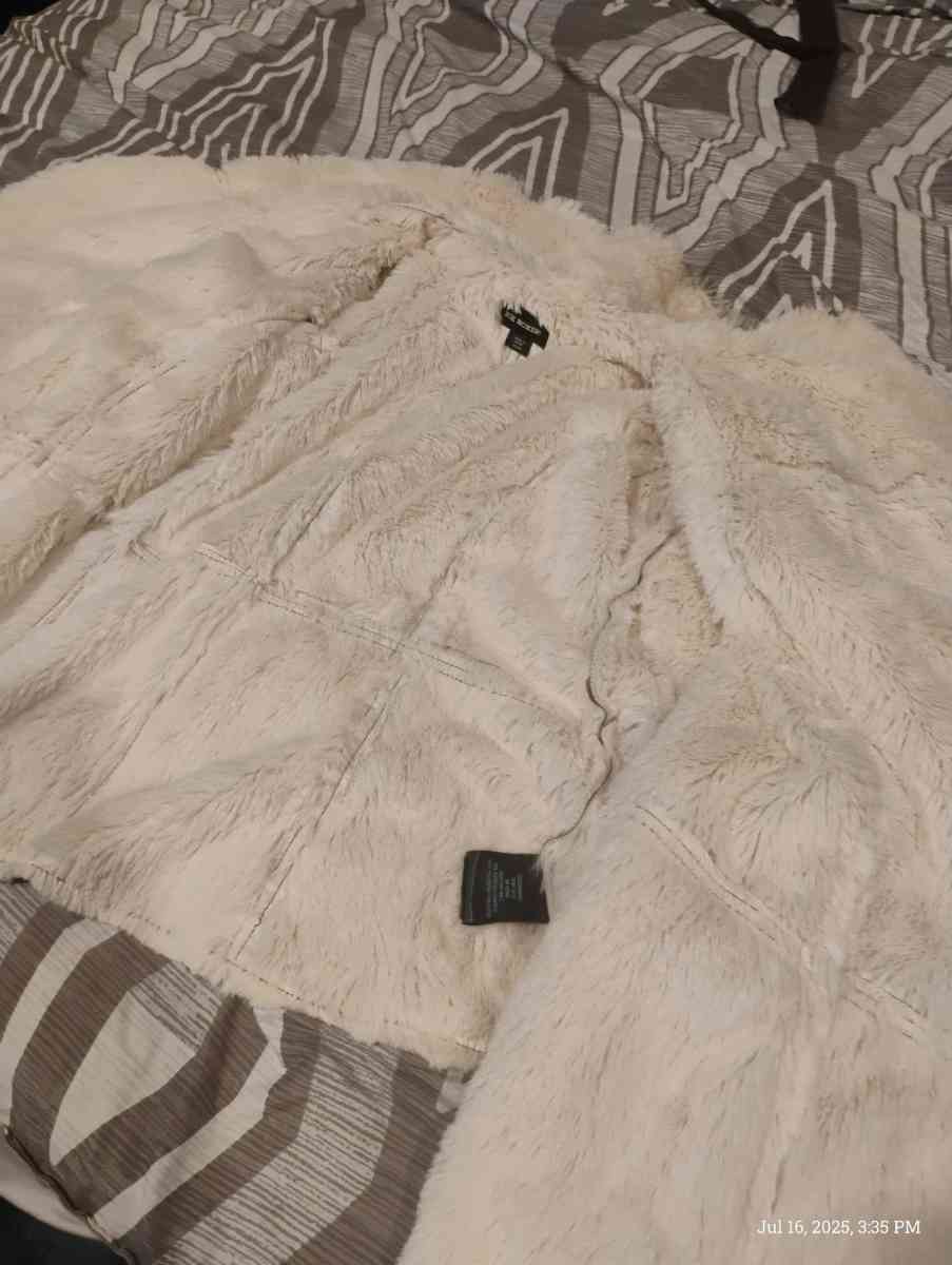 coats - Allentown, Pennsylvania - FleaMarketBay