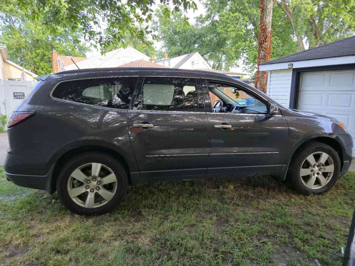 2014 Chevrolet Traverse - Oak Lawn, Illinois - FleaMarketBay
