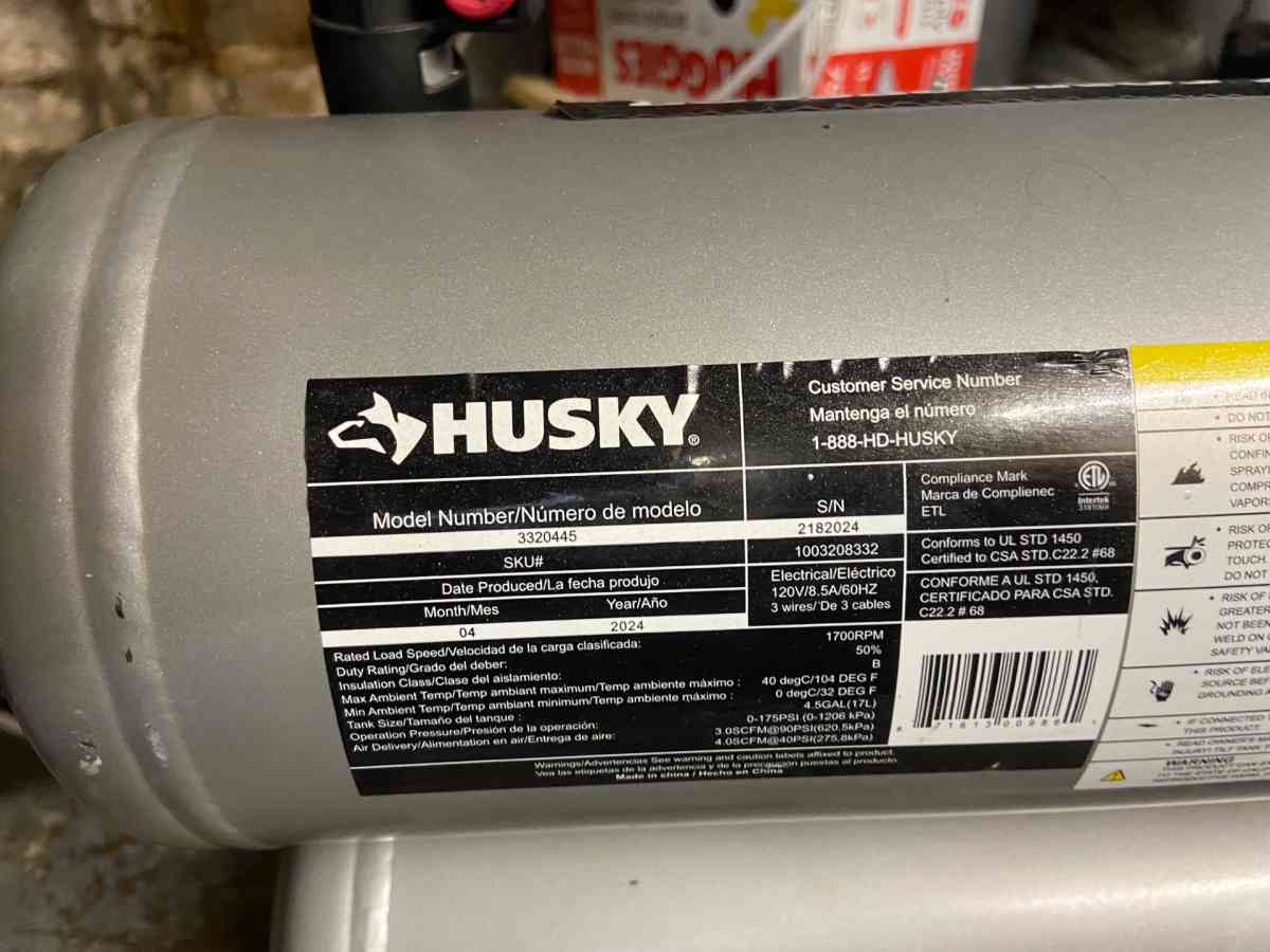 Husky45 Gal 175 PSI Portable Electric OilFree Quiet Twin Sta - Altoona, Pennsylvania - FleaMarketBay