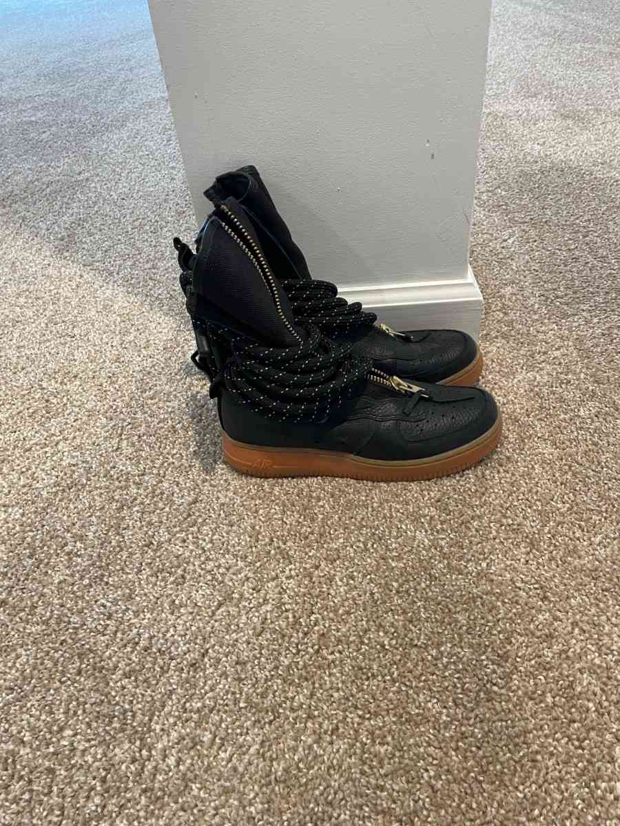 womans Air Force 1s highs - Brooklyn, Maryland - FleaMarketBay
