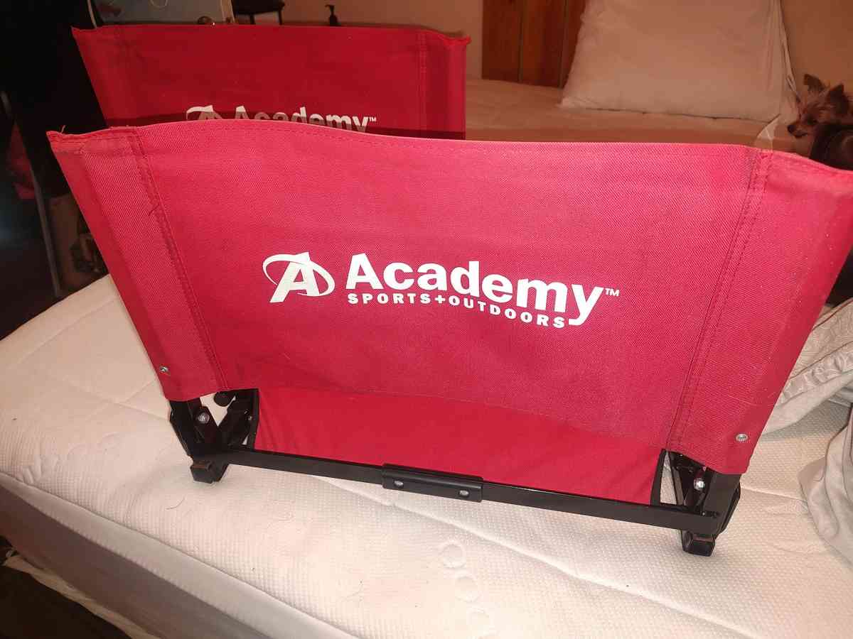 large wide stadium seats great condition - Louisville, Kentucky - FleaMarketBay