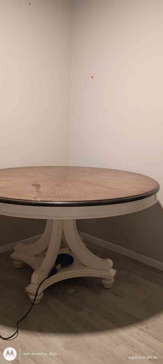 French Market dining table with 3vm chairs - San Antonio, Texas - FleaMarketBay