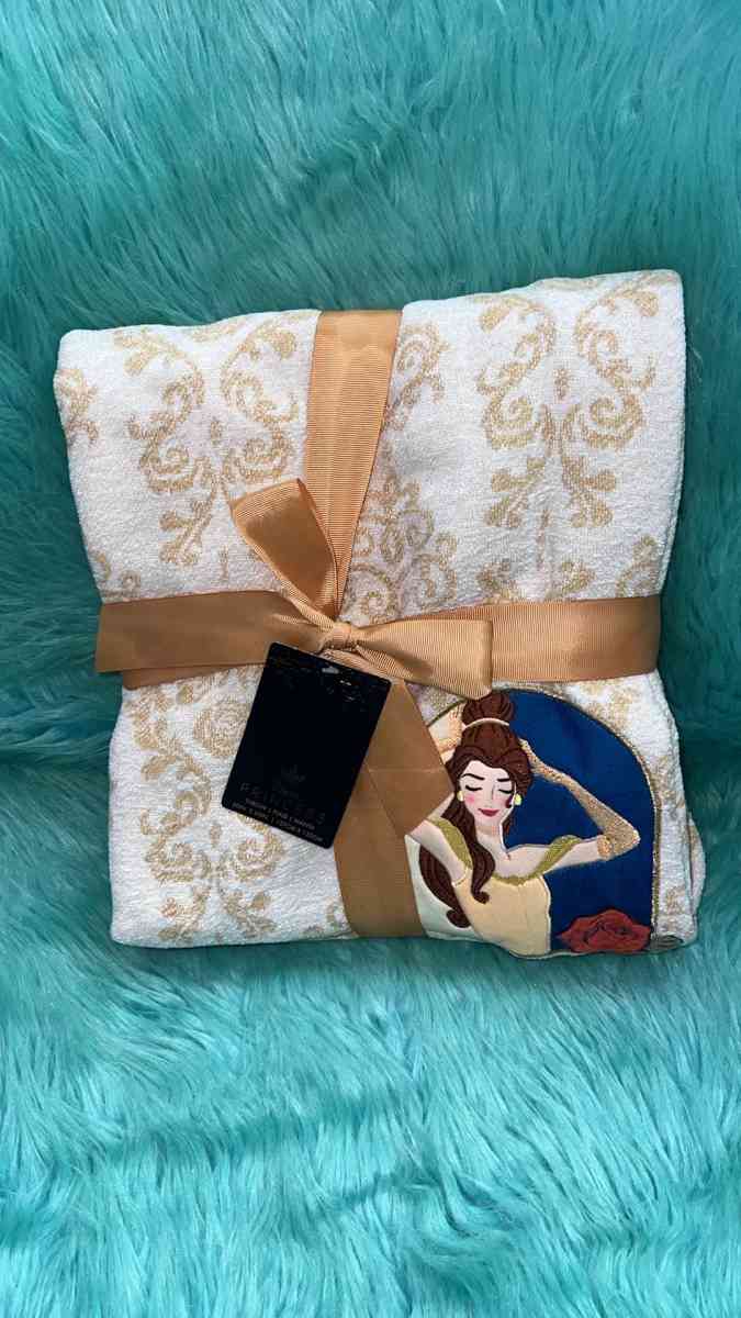 NWT Disney Princess Throw Blanket And Pillow Set - North Las Vegas, Nevada - FleaMarketBay