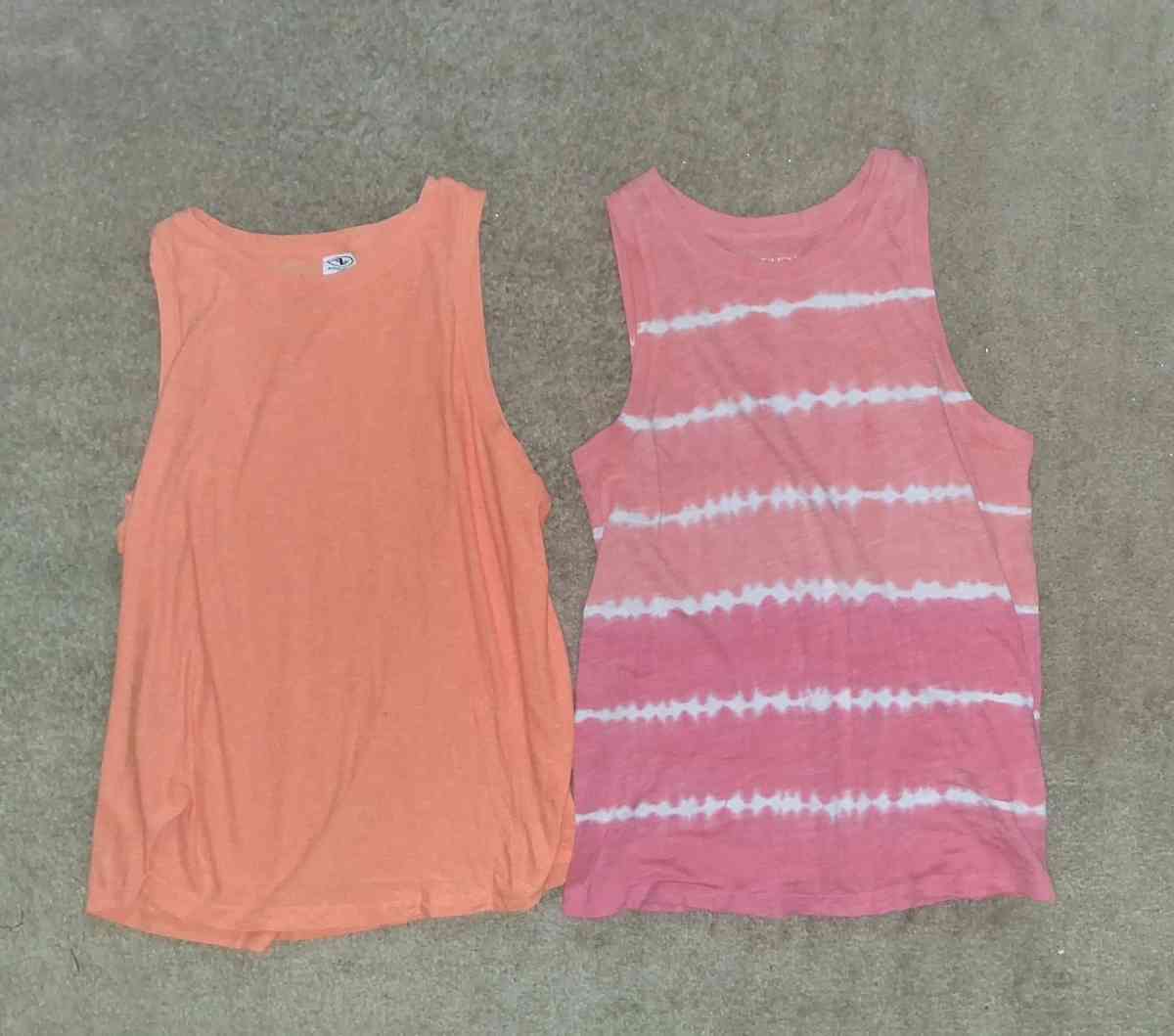 bundle Of 2 Womens tank tops size small - Elysburg, Pennsylvania